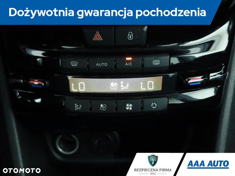 Peugeot 208 - 12
