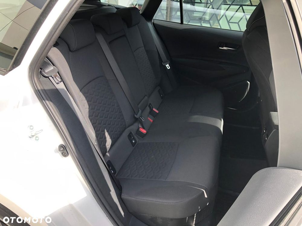 Toyota Corolla 1.8 Hybrid Comfort - 24
