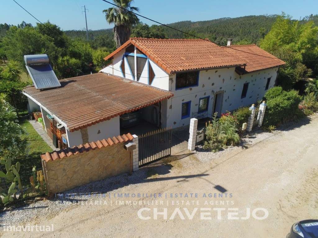 Charmosa casa de campo com 2 quartos, uma casa de banho, sala, cozi... - Grande imagem: 3/60
