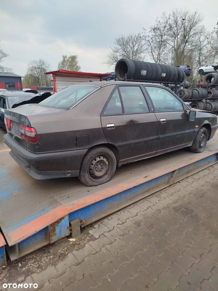 Lancia Dedra na części. - 9