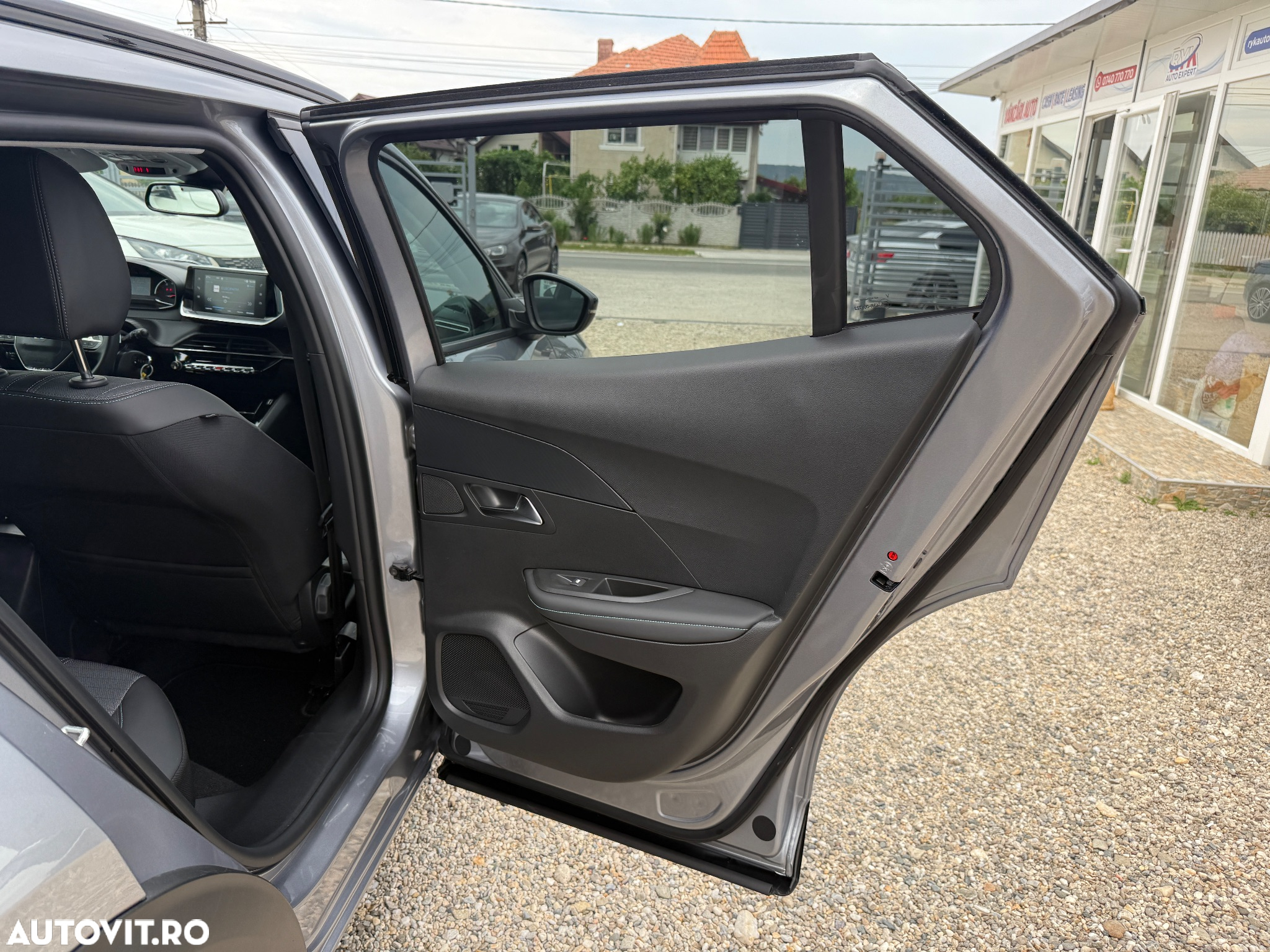 Peugeot 2008 BlueHDi 130 EAT8 Allure Pack - 18