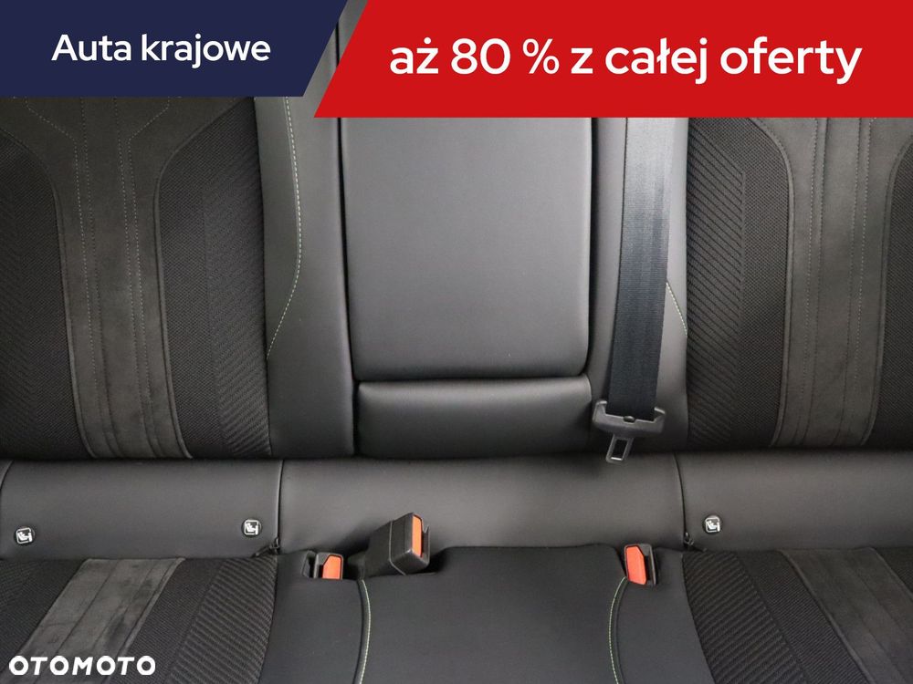Peugeot 408 - 12