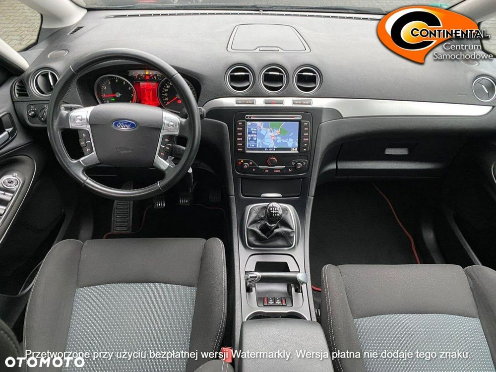 Ford S-Max - 12