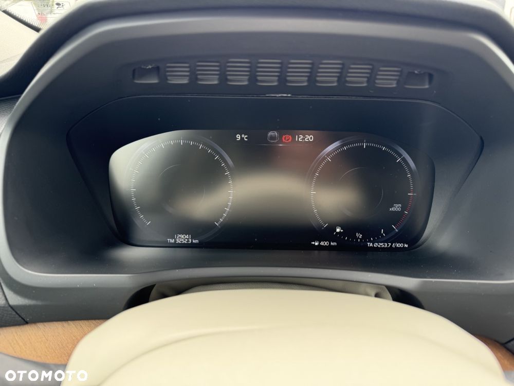 Volvo XC 90 B5 D AWD Momentum Pro - 17