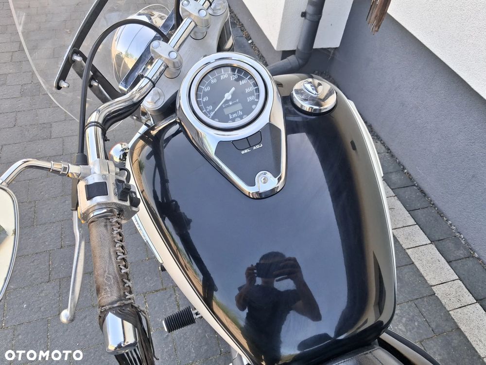 Suzuki VL 800 Volusia - 12
