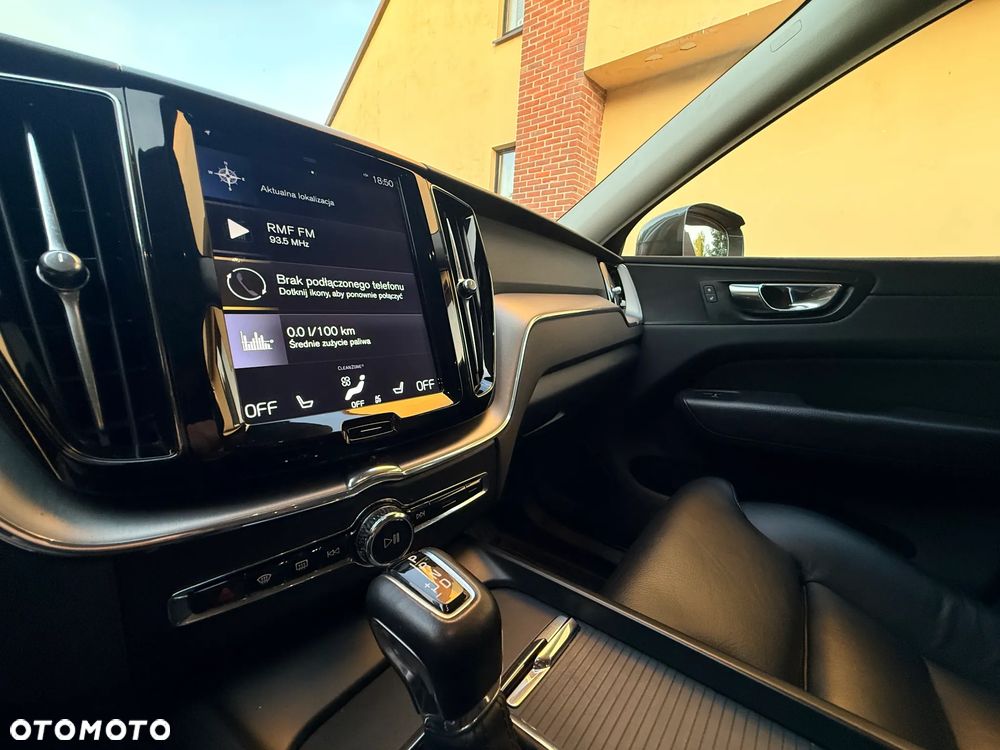 Volvo XC 60 T4 Momentum Pro - 12