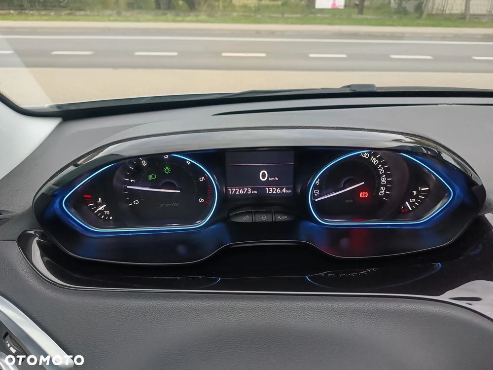 Peugeot 208 1.6 e-HDi Allure STT - 17