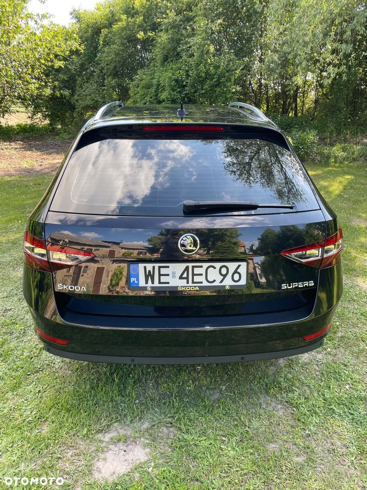 Skoda Superb 2.0 TDI DSG Ambition - 8