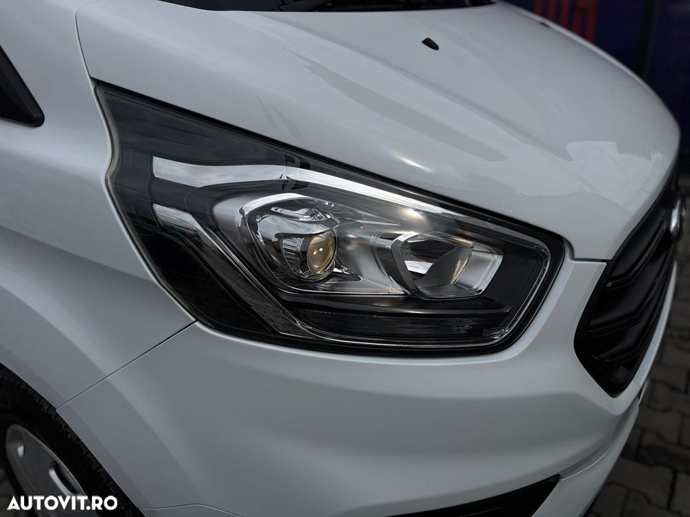 Ford TRANSIT CUSTOM - 8