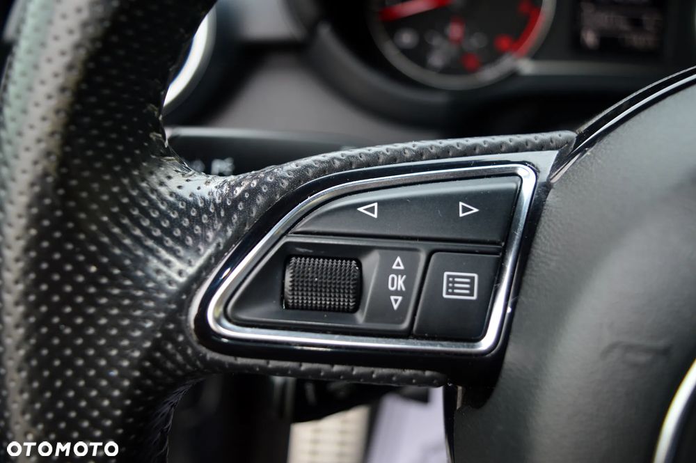 Audi A1 3-drzwiowe 1.4 TFSI S tronic S line Sportpaket - 31
