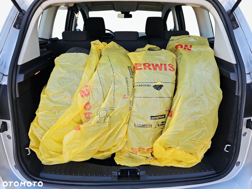 Ford C-MAX 1.6 Titanium - 23