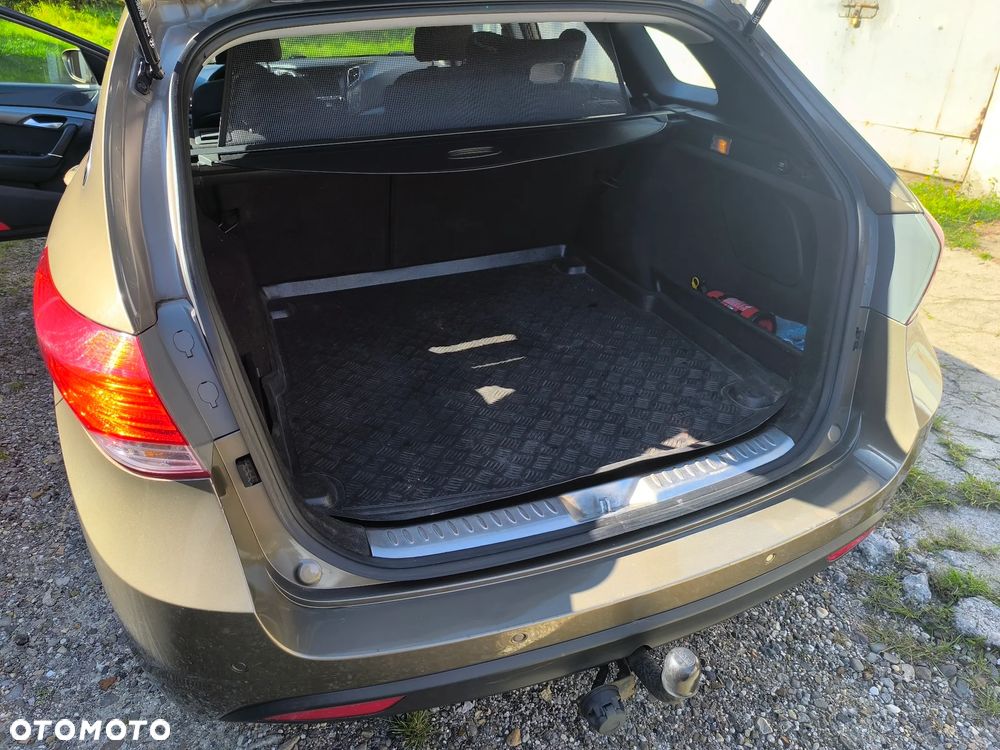 Hyundai i40 i40cw 1.7 CRDi Automatik Fifa World Cup Edition - 8