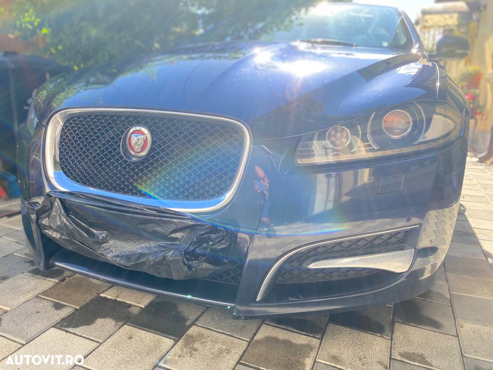 Jaguar XF 2.2D Premium Luxury - 6