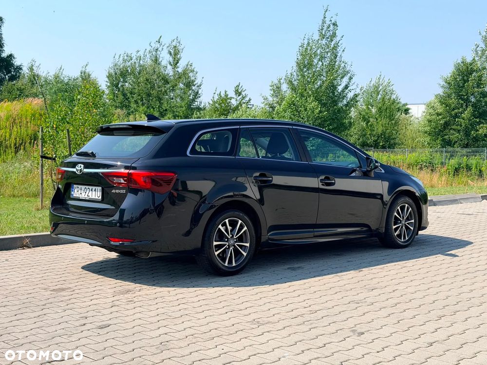 Toyota Avensis 1.8 Active - 3