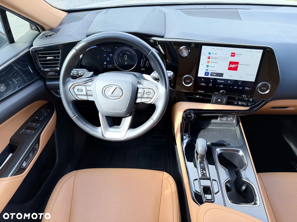 Lexus NX 350h Prestige 2WD - 18