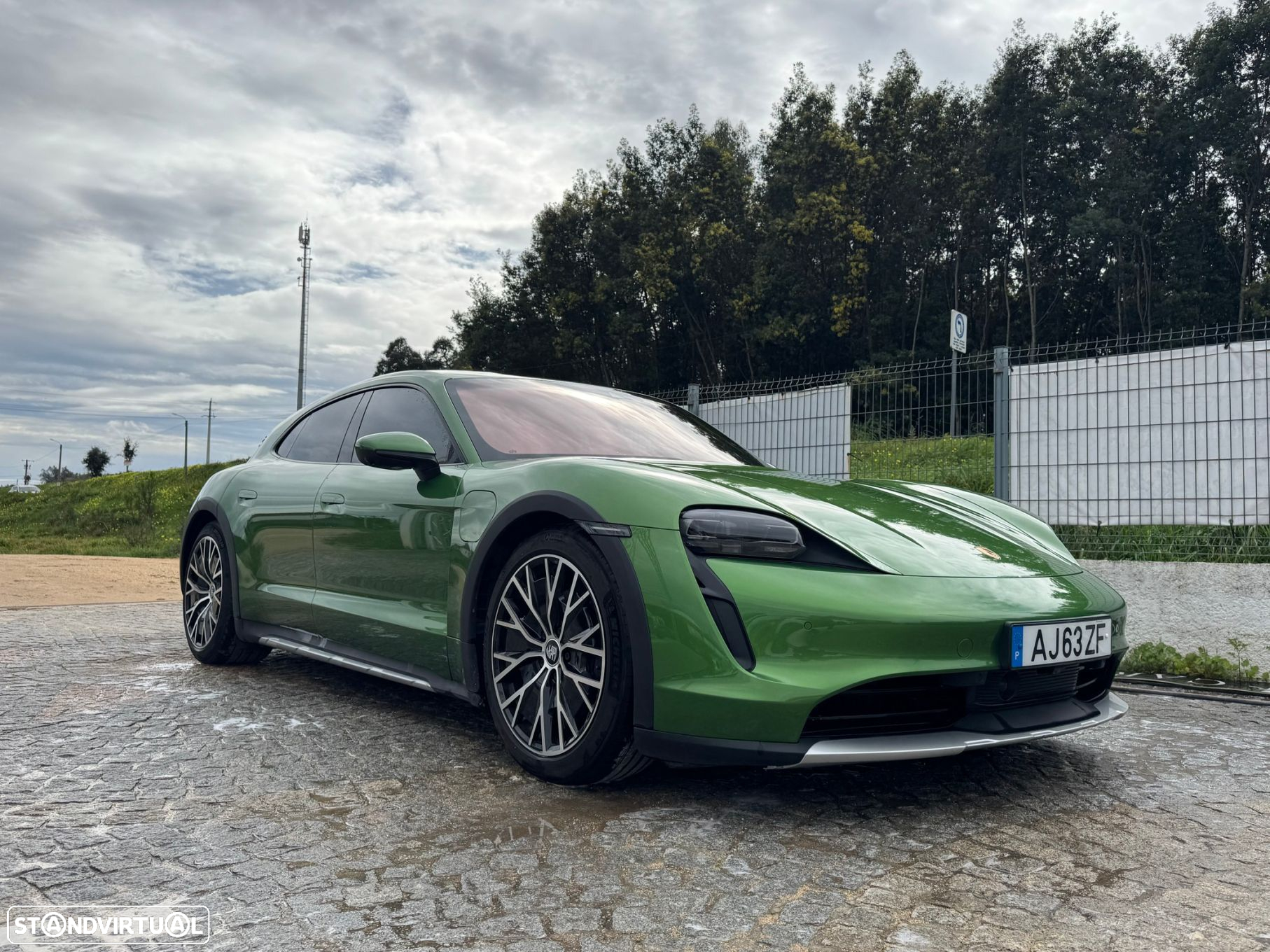 Porsche Taycan Cross Turismo 4 - 39