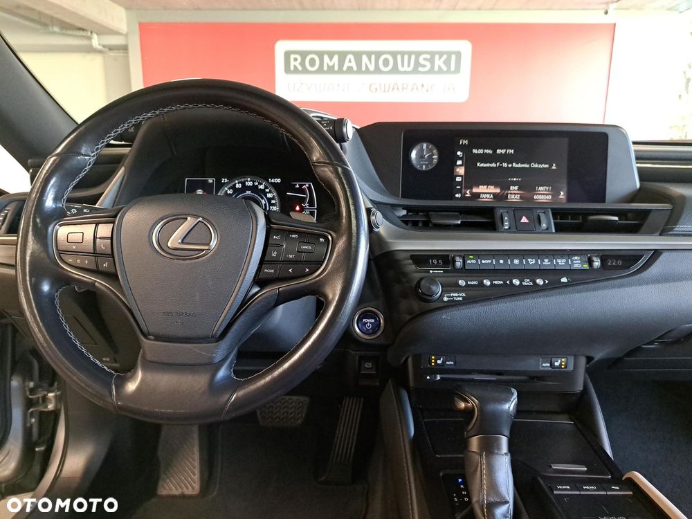 Lexus ES 300h Business Edition - 11