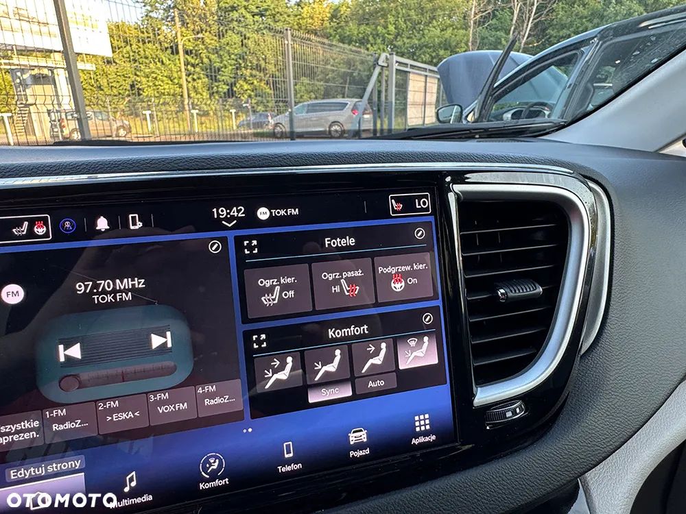 Chrysler Pacifica - 23