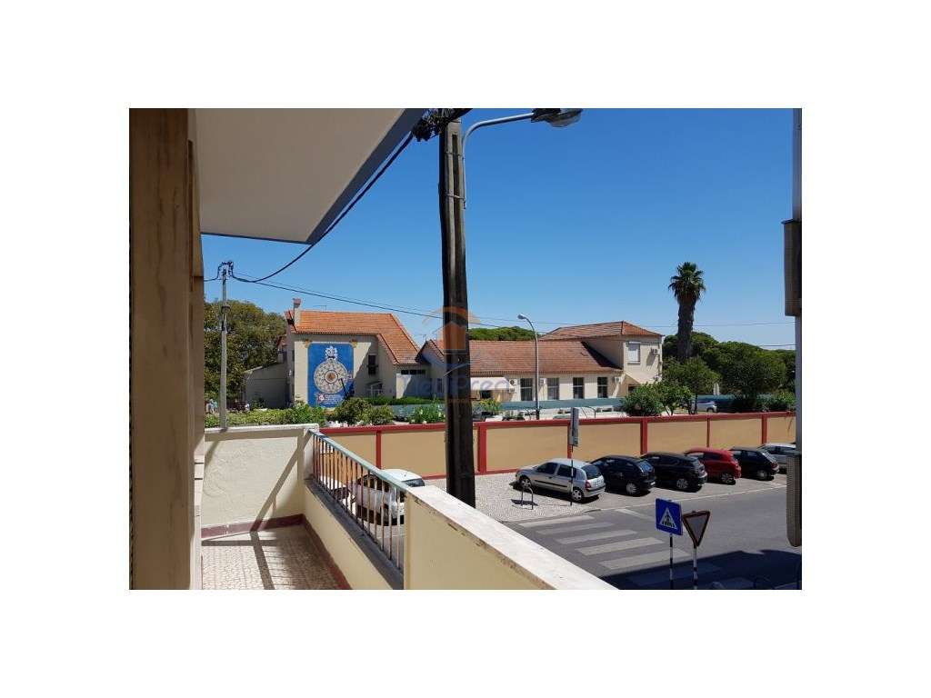 Apartamento T4 remodelado com varanda no Laranjeiro - Grande imagem: 5/36
