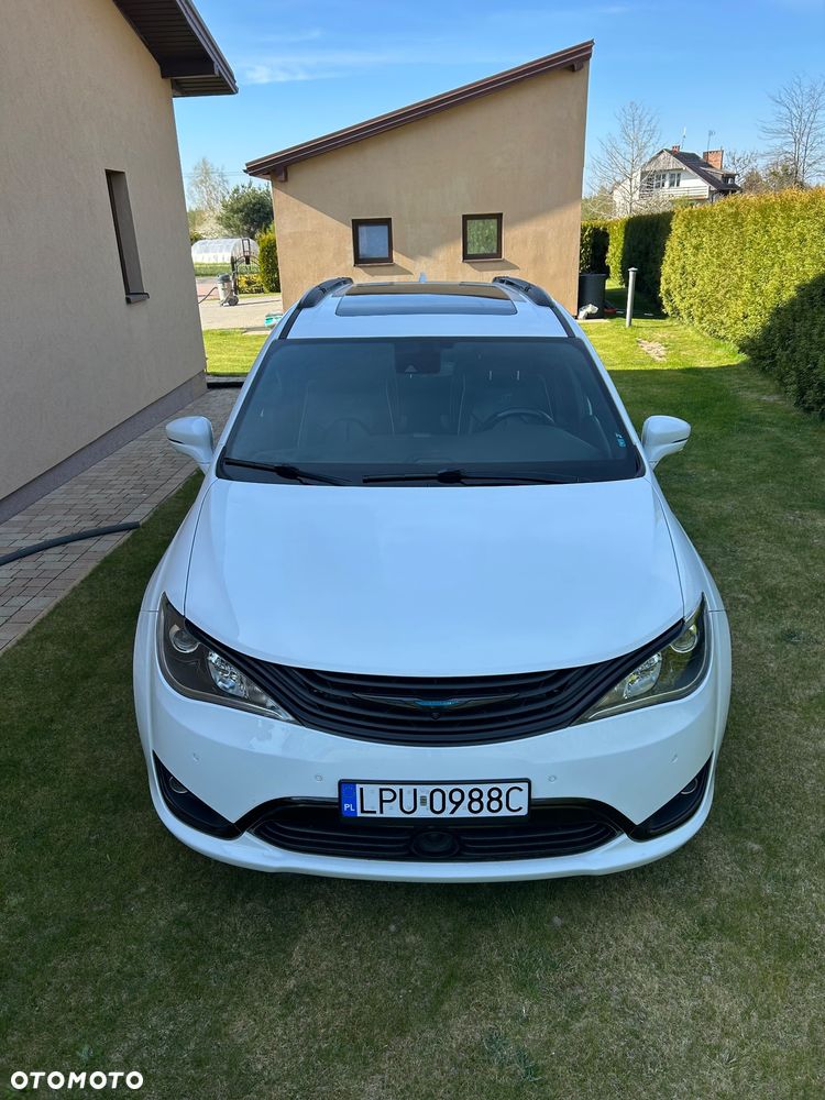 Chrysler Pacifica - 3
