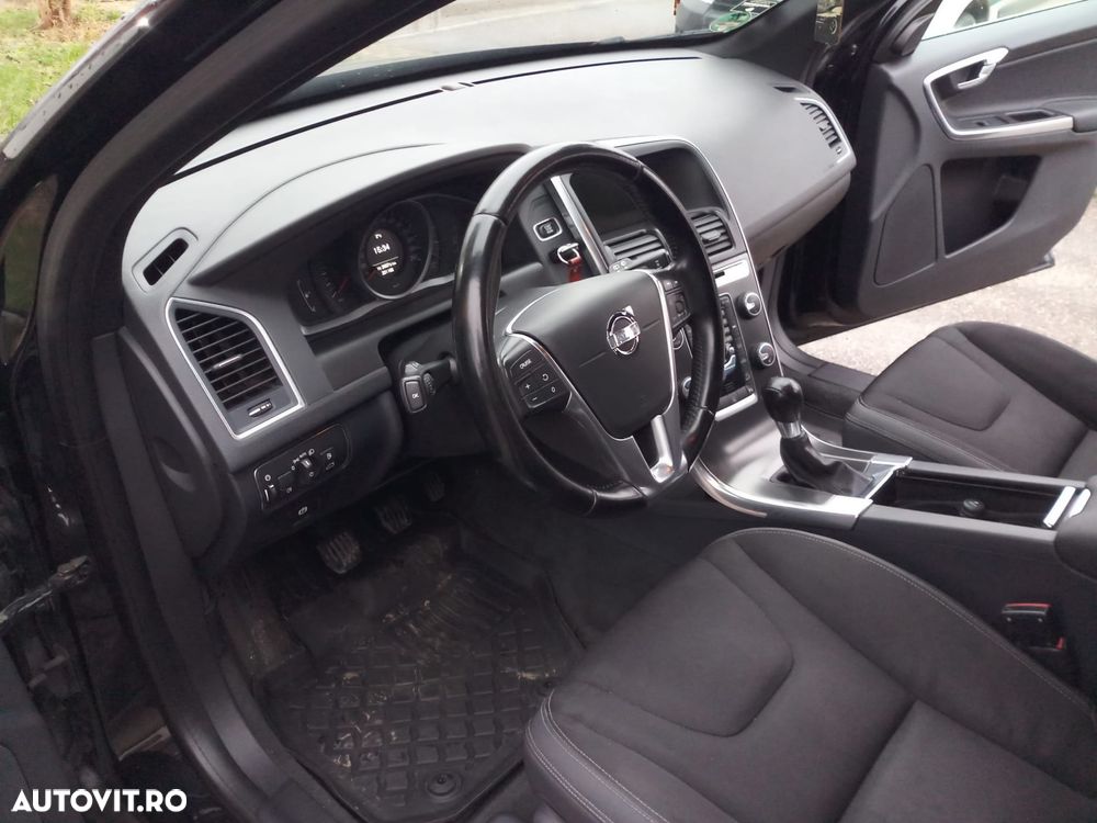 Volvo XC 60 D4 AWD Momentum - 9
