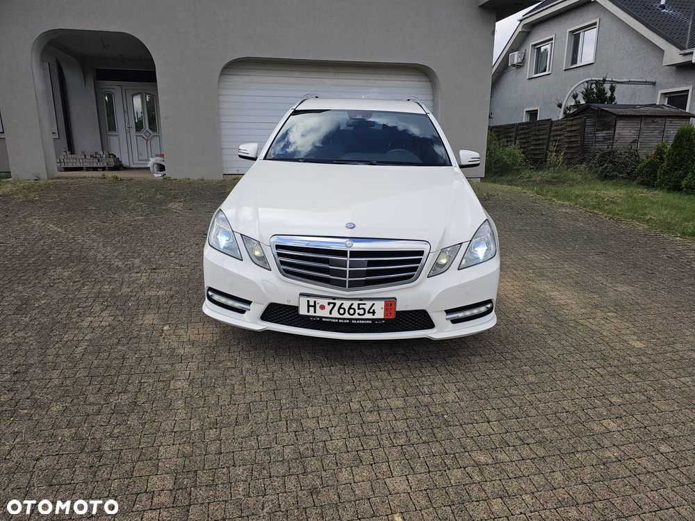 Mercedes-Benz E-Class 2012 photo 5
