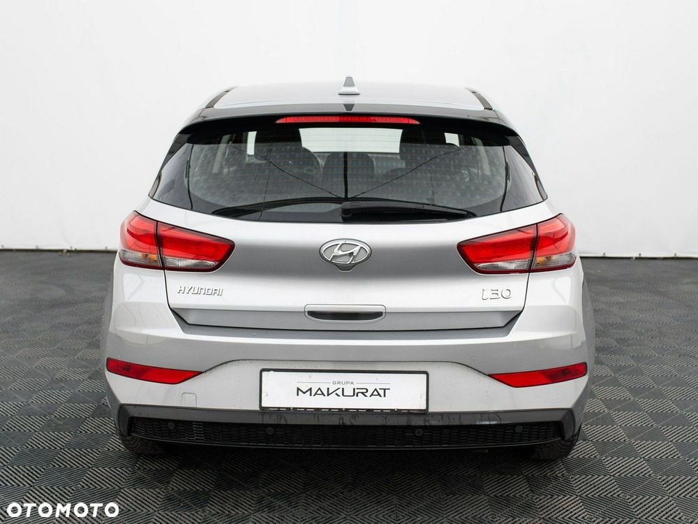 Hyundai i30 1.5 DPI Classic + - 10
