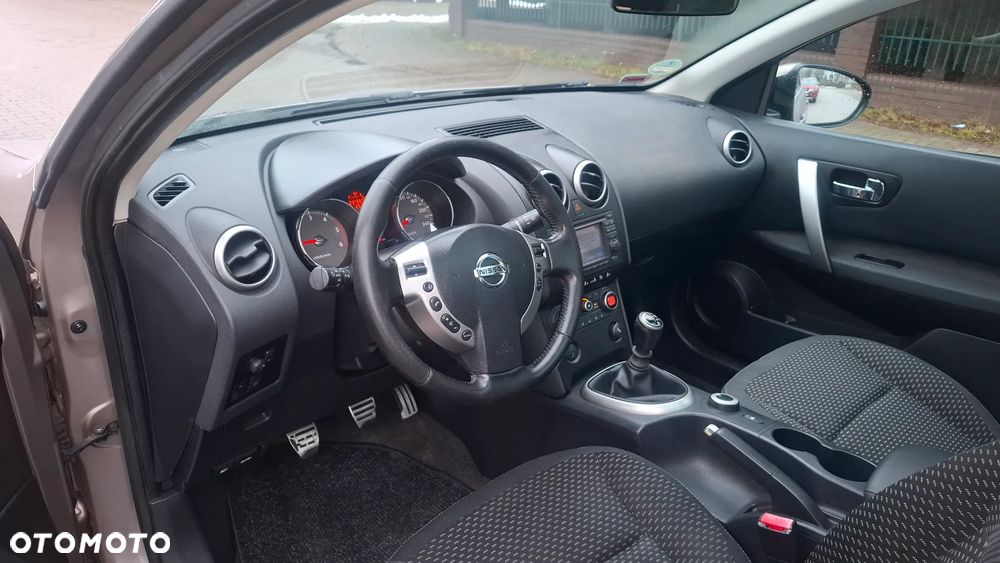 Nissan Qashqai 2.0 dCi 4 x 4 DPF tekna - 9