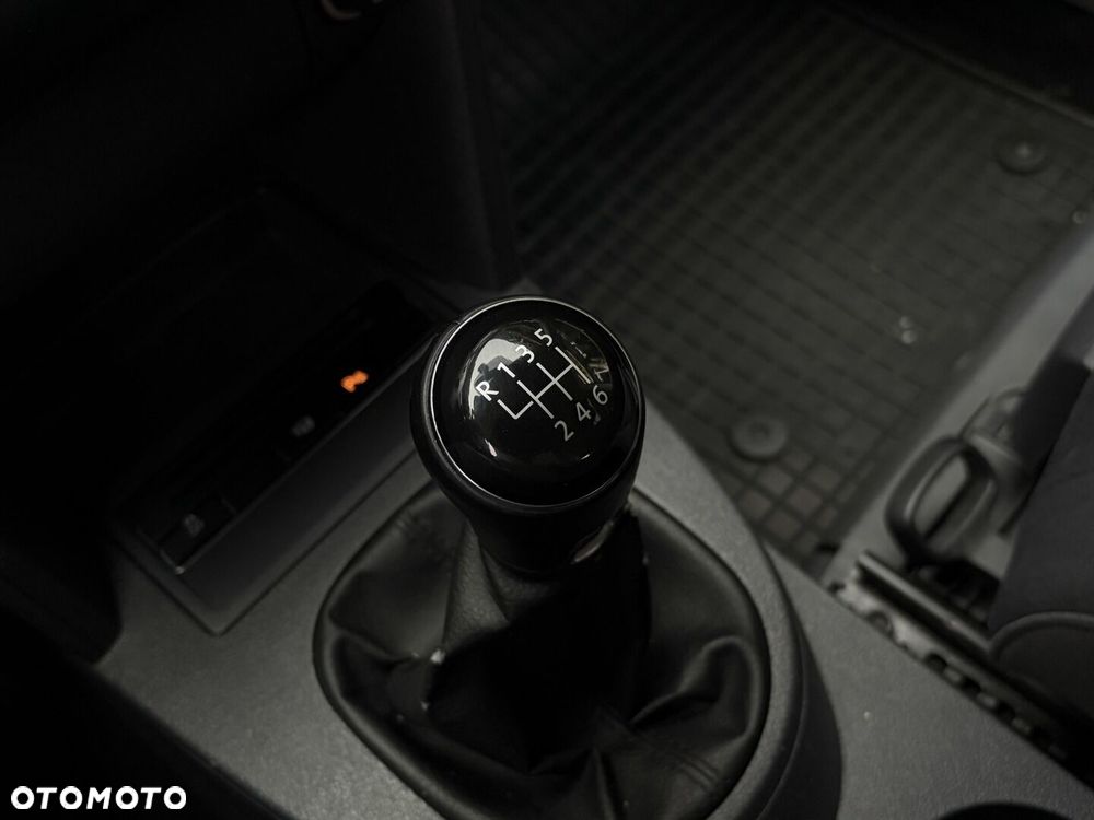 Volkswagen Touran 2.0 TDI DPF Highline - 18