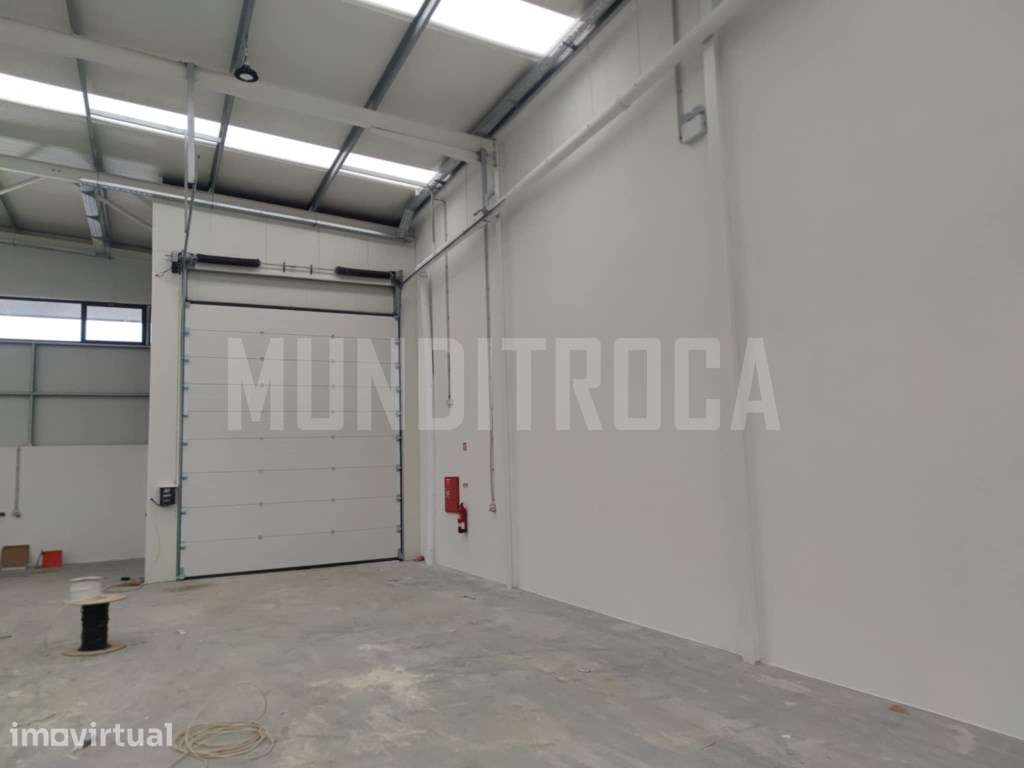Pavilhão em Manhente - Grande imagem: 2/9
