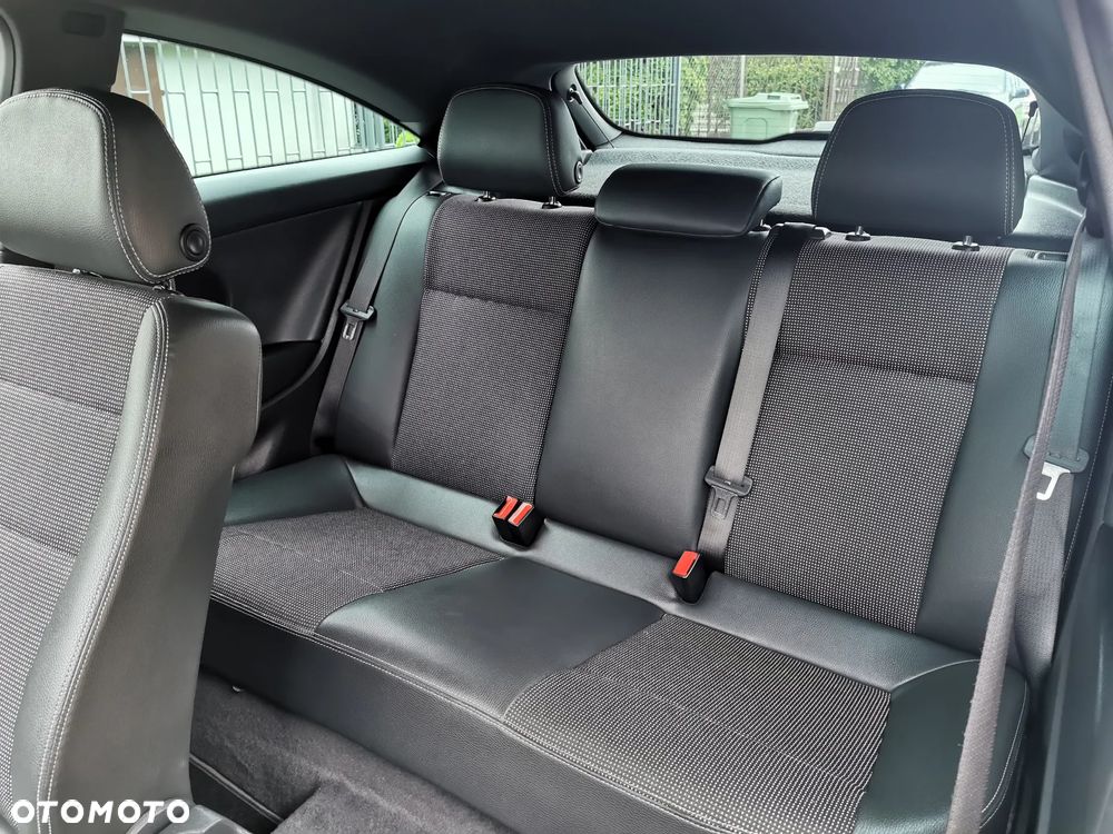 Opel Astra 1.6 Edition 111 Jahre - 10