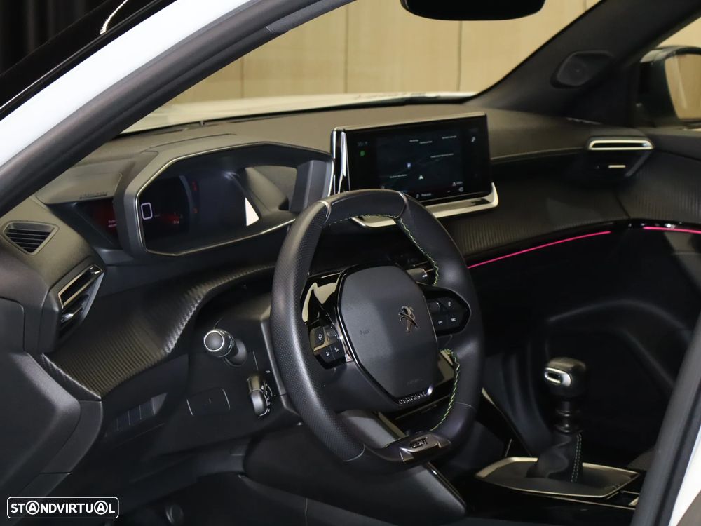 Peugeot 2008 1.2 PureTech GT - 20
