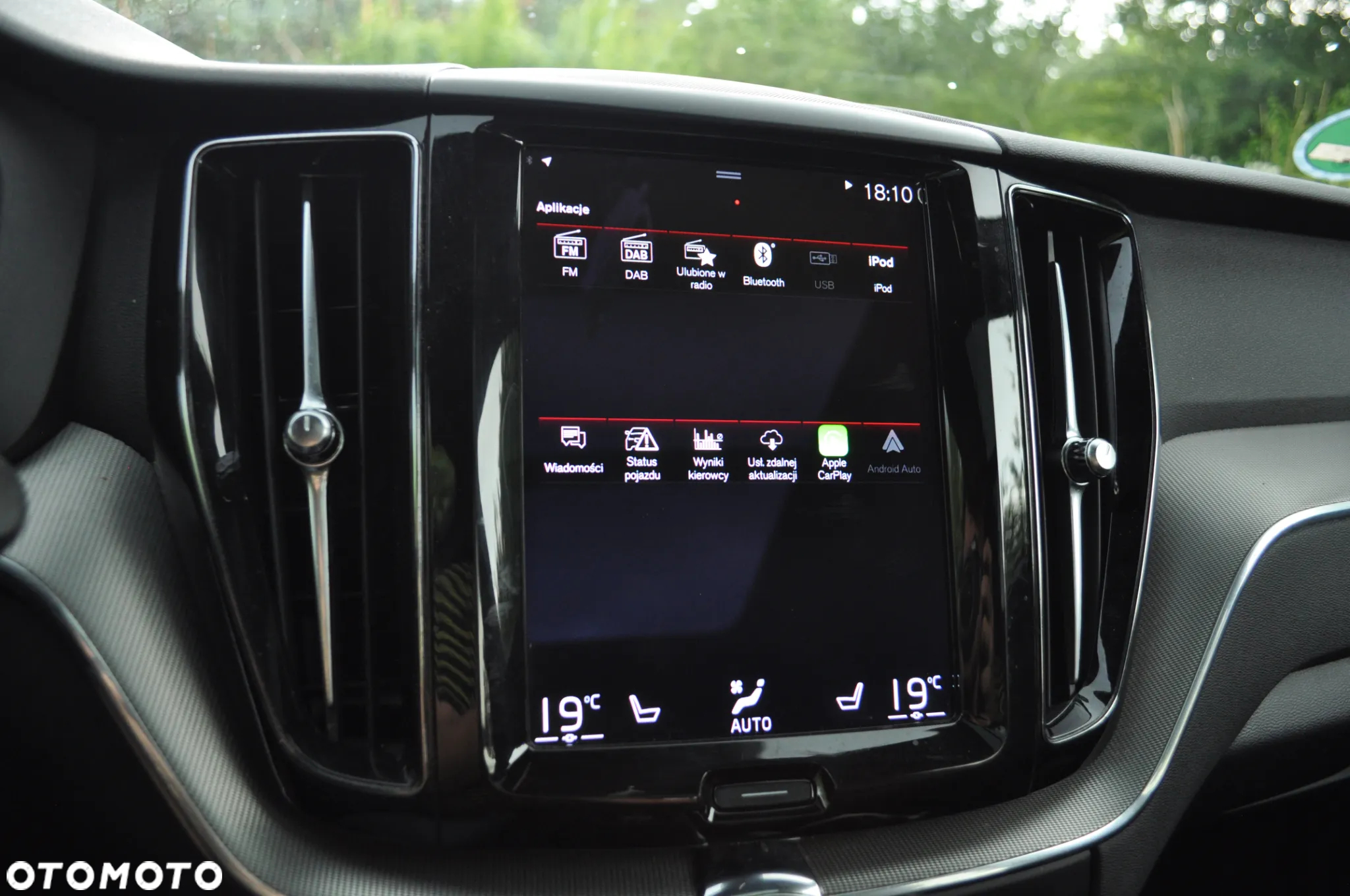 Volvo XC 60 T6 Plug-In Hybrid AWD R-Design - 19