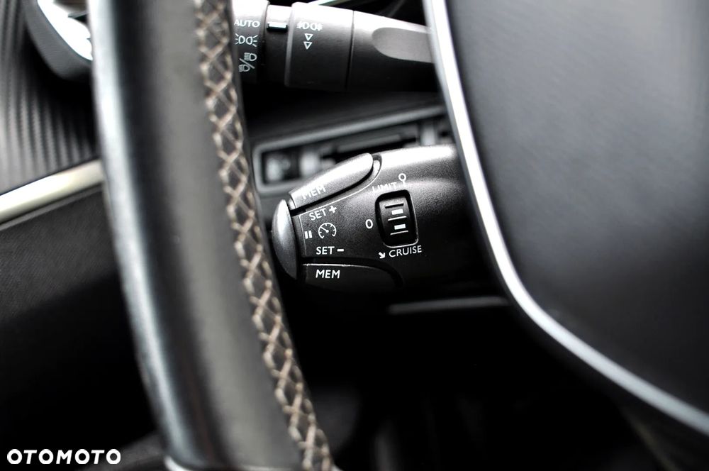 Peugeot 3008 1.2 PureTech Allure S&S - 37