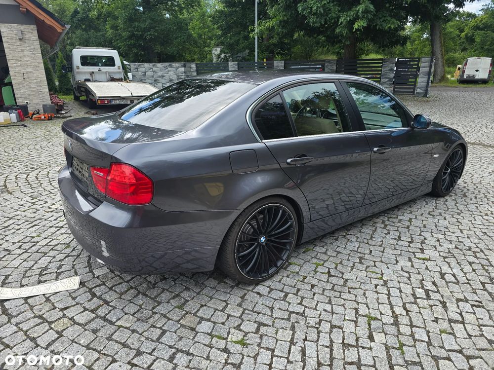 BMW Seria 3 325i - 13