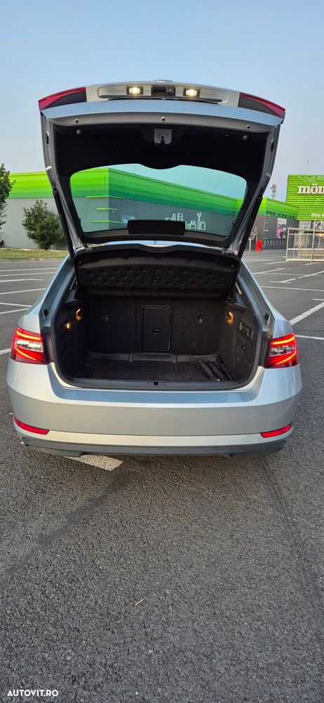 Skoda Superb 2.0 TDI DSG Laurin & Klement - 10