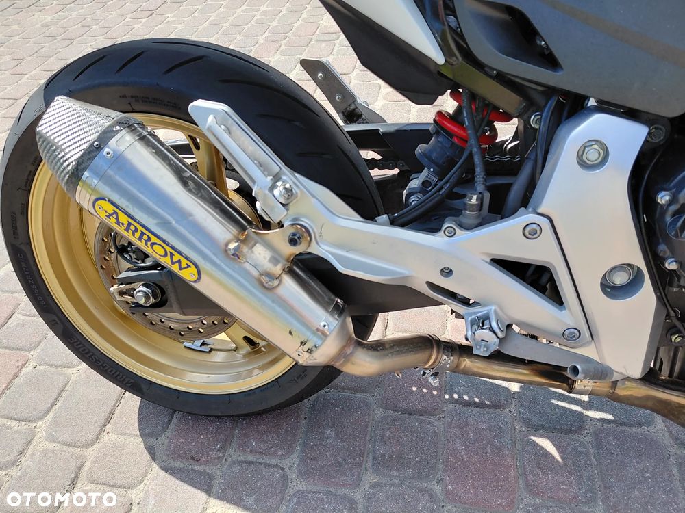 Honda Hornet - 12