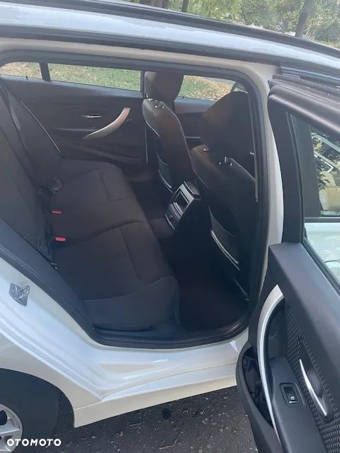 BMW Seria 3 318d - 9