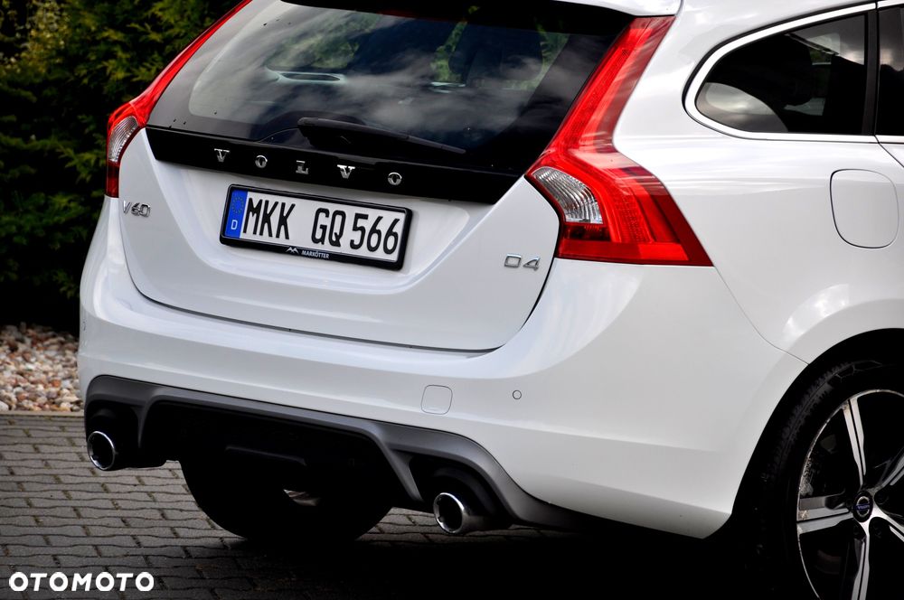Volvo V60 D4 Drive-E R-Design Momentum - 17