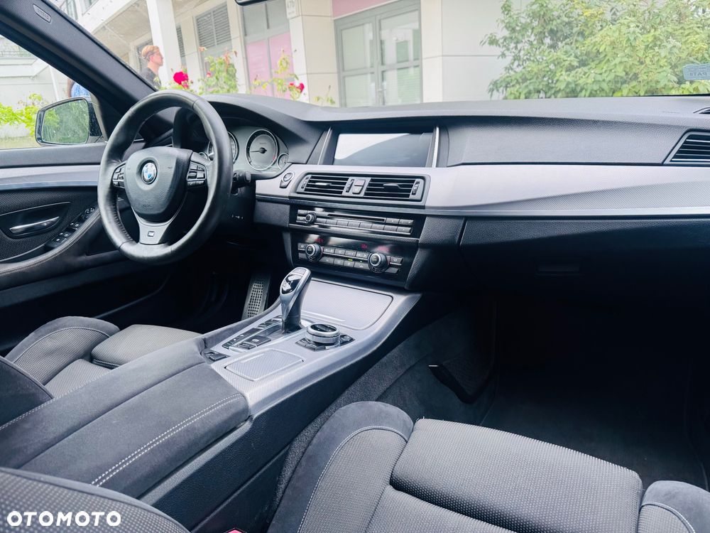 BMW Seria 5 530d xDrive - 23