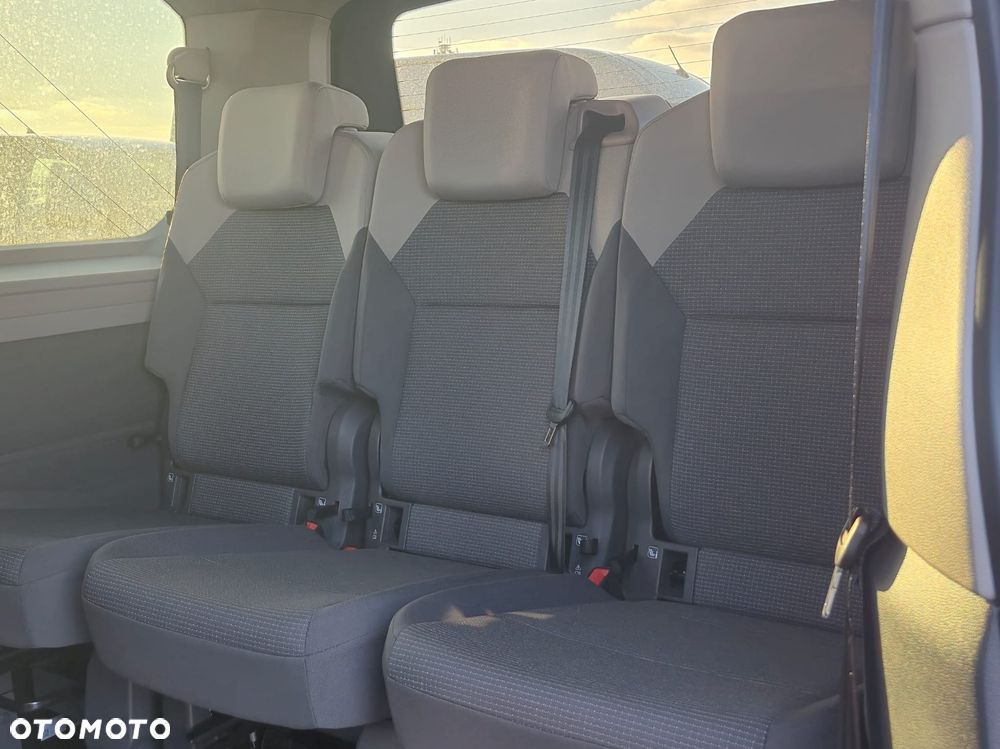 Volkswagen Multivan - 10