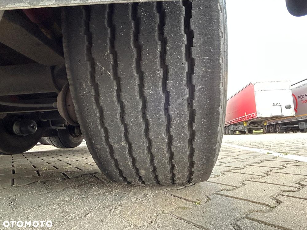 Schmitz Cargobull SCS Mega Varios; dach podnoszony; koła 385/55 R22,5 - 6