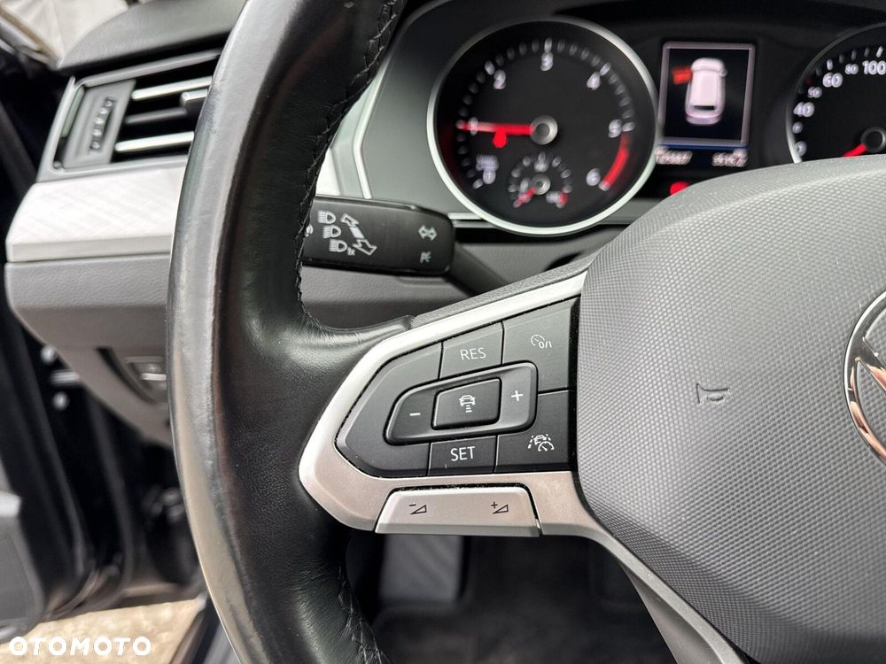 Volkswagen Passat - 22