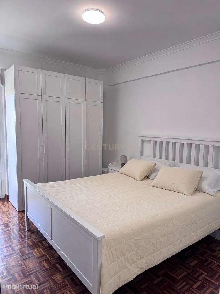 Apartamento T3 renovado com vista mar junto a Cascais - Grande imagem: 4/7
