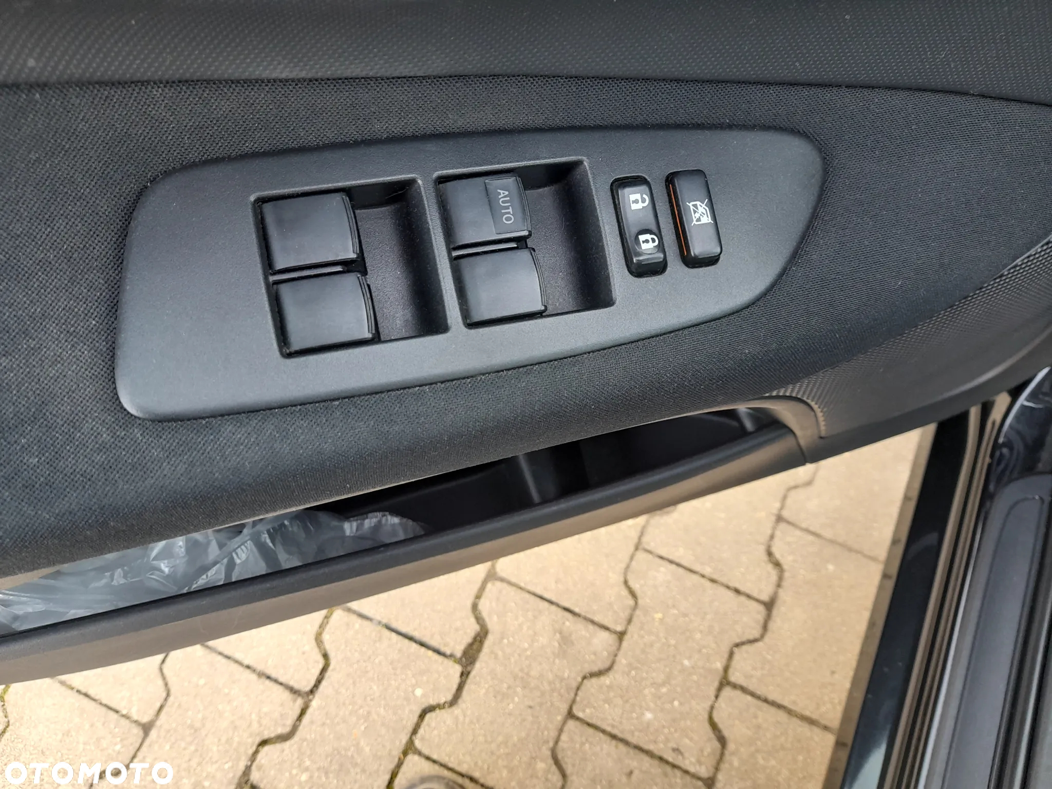 Toyota Auris 1.6 VVT-i Premium - 19