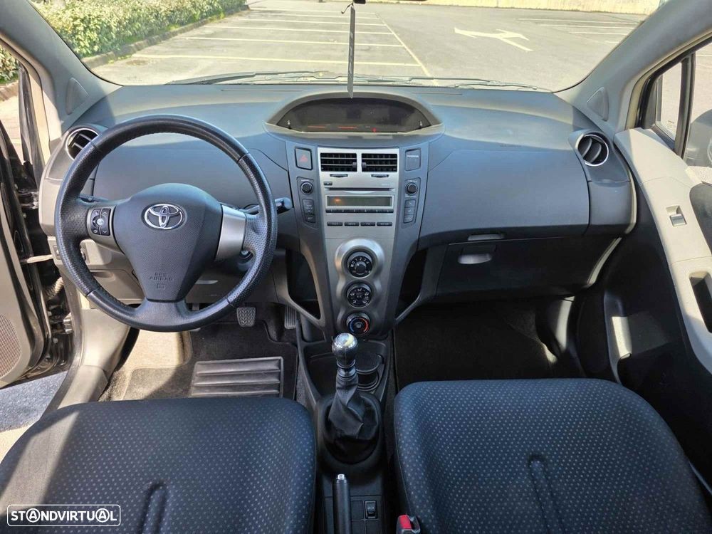 Toyota Yaris 1.4 D-4D AC - 8