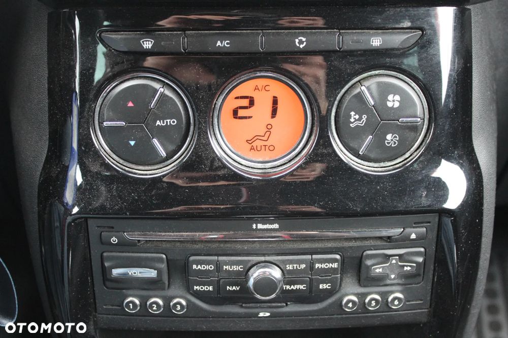 Citroën DS3 1.6 HDi SoChic - 18