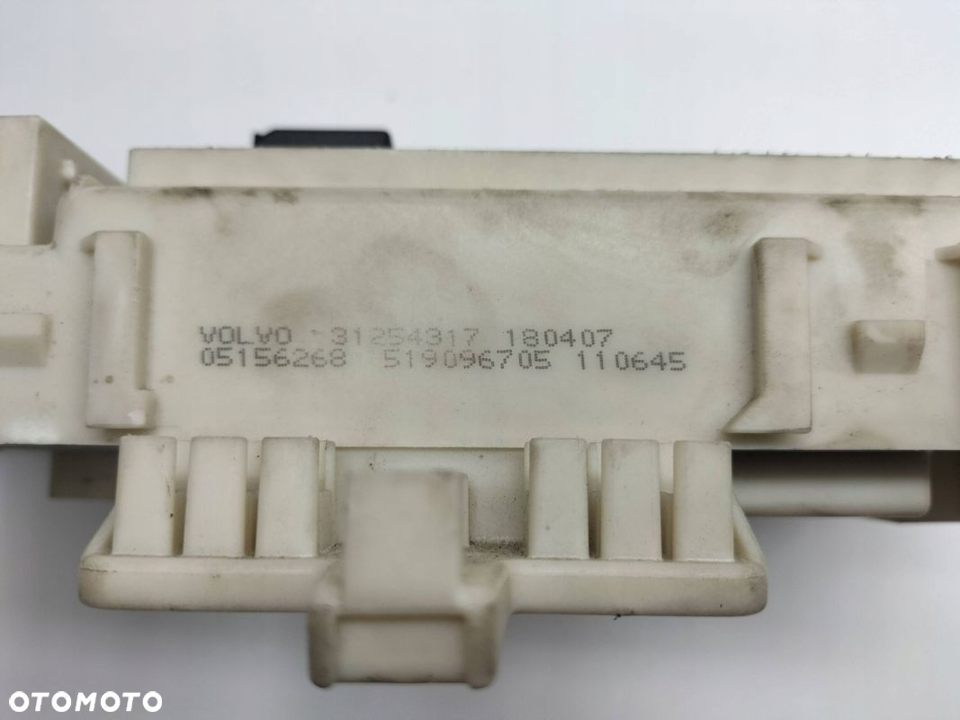 VOLVO C30 MODUŁ BSI UCH 31254317 - 4