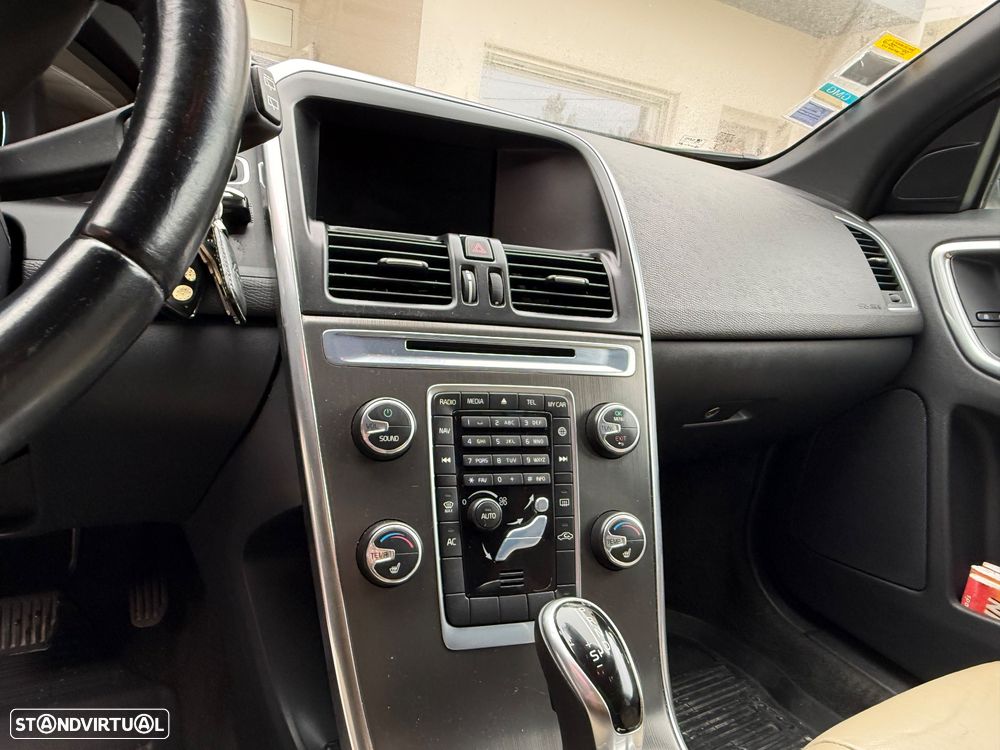 Volvo XC 60 D3 Geartronic Momentum - 4