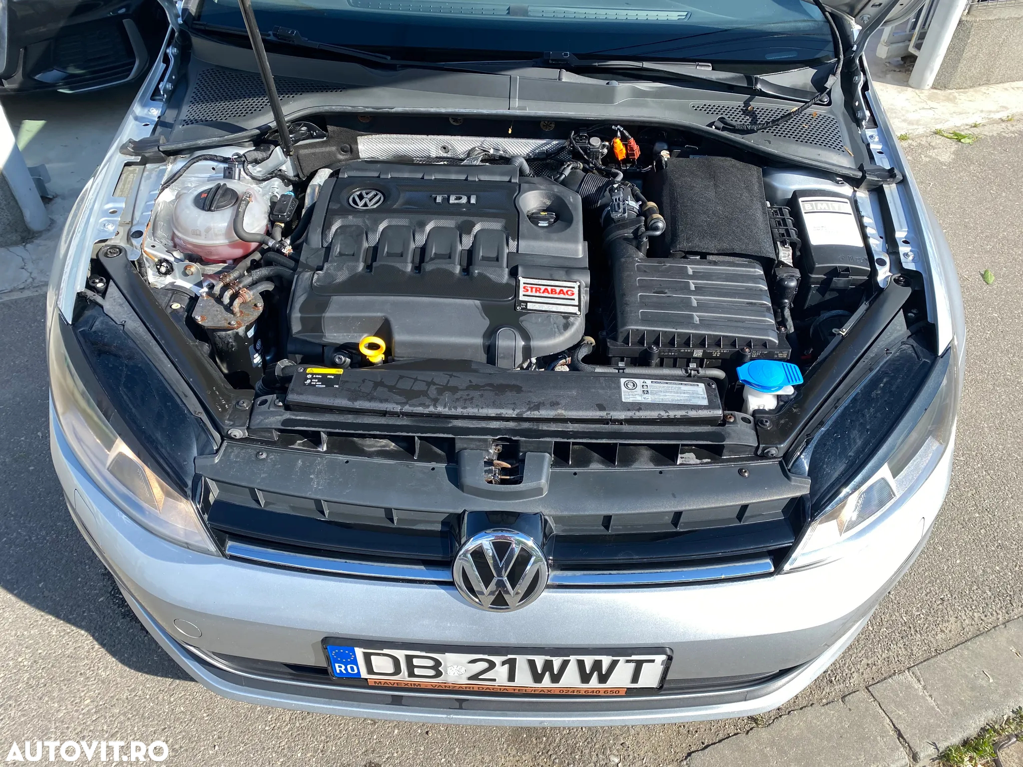 Volkswagen Golf 1.6 TDI BlueMotion Technology Comfortline - 23